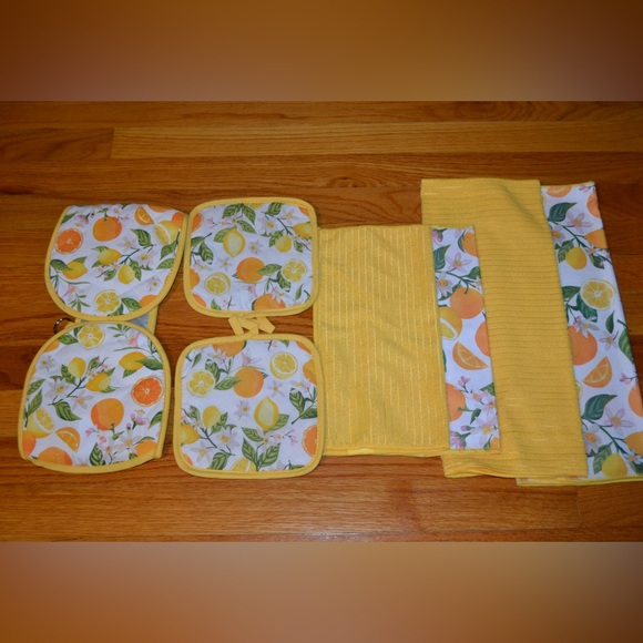 Set of two Smart Home kitchen essentials - towels, dish cloths & pot holders NWT - Picture 3 of 11